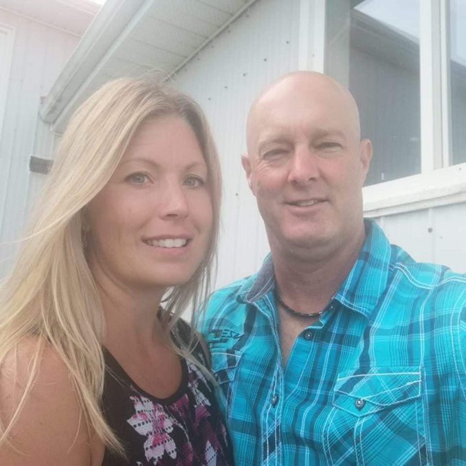 MarkHennigar's tweet photo. Happy anniversary to my amazing wife. Rare photo without a hat. https://t.co/iKuXLyhIM0