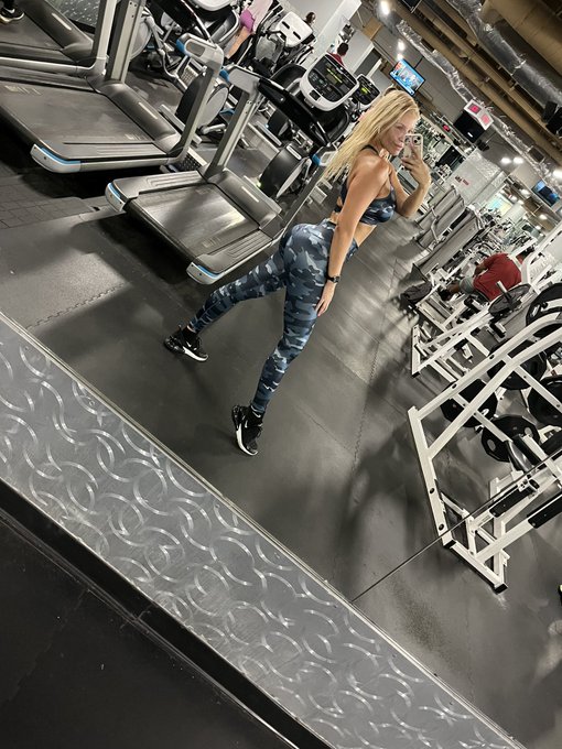 It&rsquo;s Friday! 🩵 https://t.co/l9ECLaJh2a