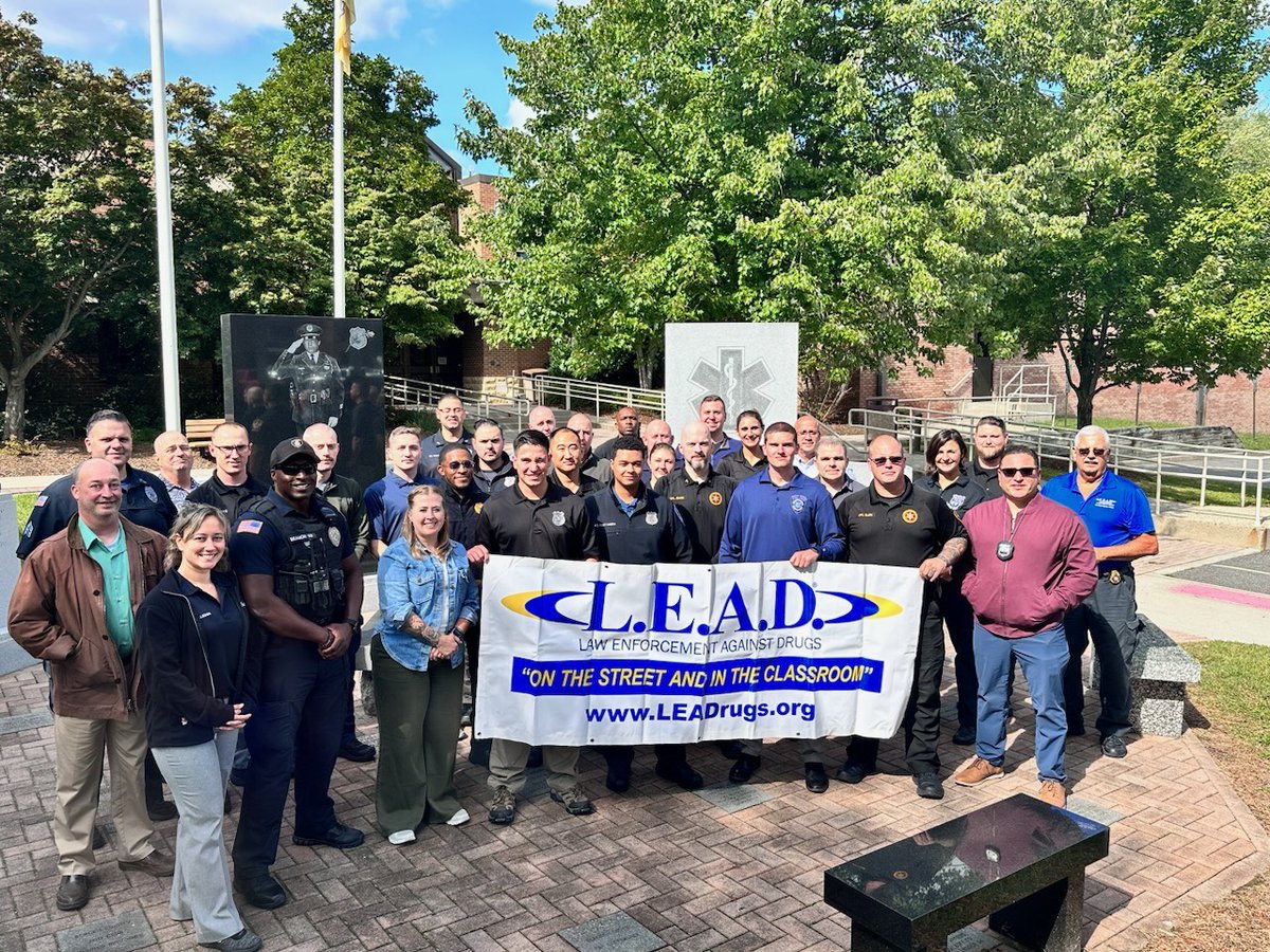 weare_LEAD's tweet photo. π Exciting News from L.E.A.D.! π
Our commitment to building safer communities continues with successful officer trainings in Mahwah, NJ
Cordova, TN, and Hattiesburg, MS!
ficers who participated! π #LEADtraining #CommunitySafety https://t.co/v20KcLBMmM