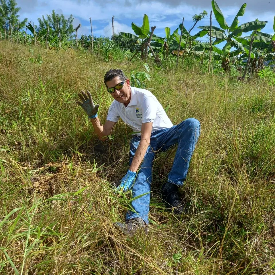 La Cámara de Comercio y Producción de Puerto Plata, junto a la Asociación Hijos Ausentes ProDesarrollo de Pedro García y el Centro Médico Bournigal, realizaron una jornada de reforestación en la comunidad de Pedro García, provincia Santiago. 
Unidos somos más.