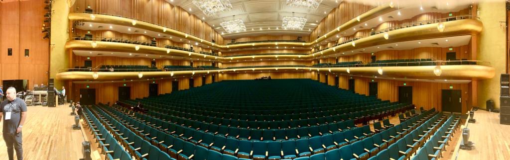 OLGATANON1313's tweet photo. Espectacular teatro !! Esta noche lo haremos vibrar con el Suceso #SimetriaTour !!! Salt Lake City ❤️🔥❤️🔥❤️🔥
➡️ https://t.co/8LB95V1gFi
#olgatañon #saltlakecity #toursimetria #utah
#SimetriaWorldTour https://t.co/mApN2SfzJE