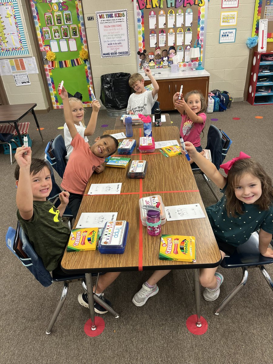 mrswhiteJNES's tweet photo. Today our class received a COLORFUL surprise from our classes partner in education at the hospital-Case Mgt! Thanks for getting us ready for the Color Run with this fun gift! @jneelem ❤️🧡💛💚💙💜 https://t.co/SE7NqGRxln