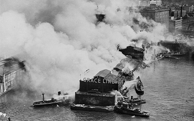 OTD in 1947, the wooden structure of the Grace Company's #Pier57 on #NYC's Hudson River waterfront burned in a catastrophic fire. They hired engineer Emil Praeger to design a new fireproof 'Superpier' which today houses #Market57, #Google & a rooftop park

pier57nyc.com