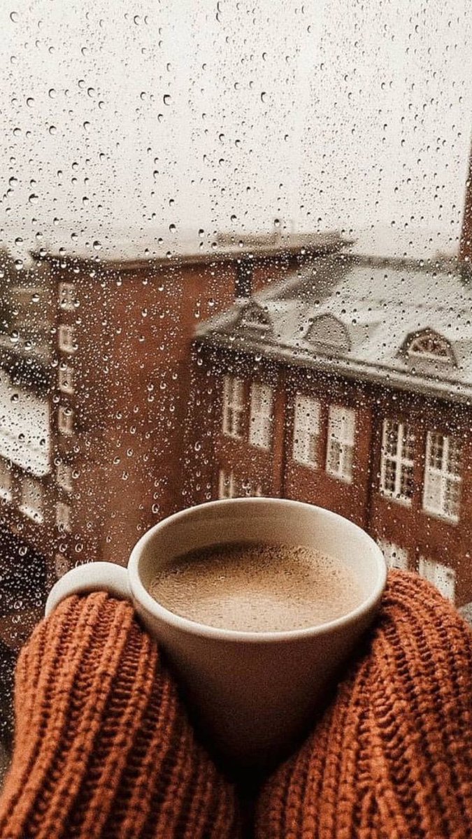 thespookygirll's tweet photo. coffee + rainy weather https://t.co/mnKZG3wajb