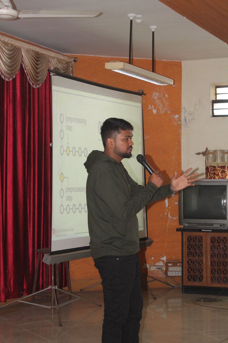 kawwshal's tweet photo. 🚀 Got a Chance to be an Anchor at The Keras Community Day hosted by @GDSC_KKWIEER  &amp; @tfugnashik  

 Amazing speakers like Anurag Wagh, Adarsh Dubey, Pranav Prajapati, Janavi Rajput. 

💡@inclinedadarsh's feature engineering session was a Highlight🔝
#KerasDay https://t.co/b8QAGBbJZw