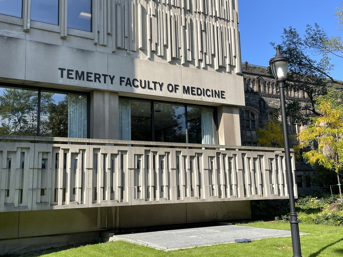 We have nice new @uoftmedicine signage on the Medical Sciences Building! #UofT #UofTMed