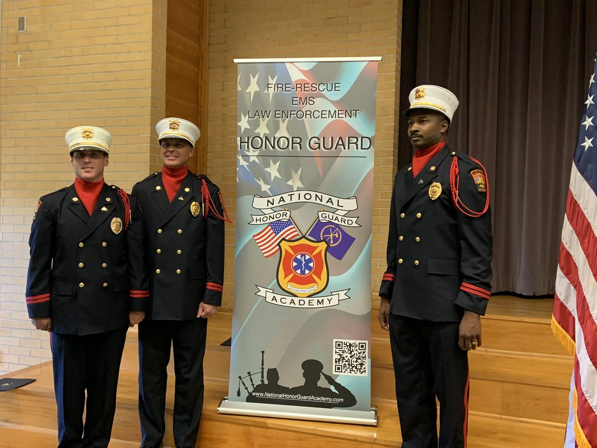 cityofwsfire's tweet photo. National Honor Guard Association graduation. This esteemed association reinforces a sense of pride and compassion by upholding traditions with precise attention to detail. #HonorGuards #Service #WSFire https://t.co/52dO2PzNjK