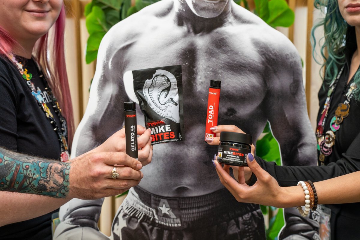 itstyson20's tweet photo. There's no experience like the TYSON 2.0 experience 🥊 @zenleafdispensaries

-
#tyson #mikebites #toad #tyson20 https://t.co/yBdSUn3aUE