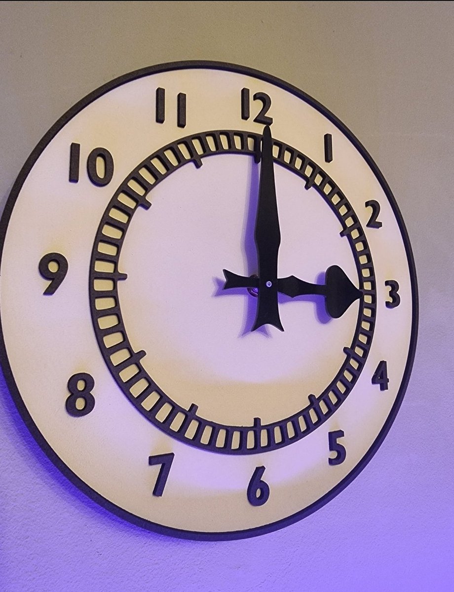 sliney66's tweet image. ⚠️ 🚨 COMPETITION TIME 🚨 ⚠️ 
WIN A CLOCK END CLOCK WHEN ARSENAL BEAT BOURNEMOUTH.  TO ENTER LIKE, FOLLOW AND RETWEET. CLOCKS AVAILIABLE FOR JUST£30 AT MADJACKSIGNS.COM CHECK OUT ALL OUR CLUB CRESTS ALSO. #BOUARS #arsenal #Gunners #gooners #COYG #clockend #PremierLeague #