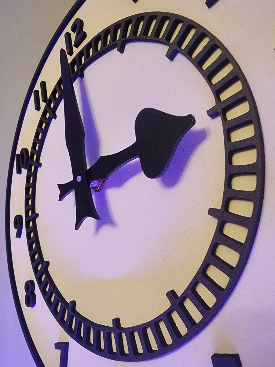 sliney66's tweet image. ⚠️ 🚨 COMPETITION TIME 🚨 ⚠️ 
WIN A CLOCK END CLOCK WHEN ARSENAL BEAT BOURNEMOUTH.  TO ENTER LIKE, FOLLOW AND RETWEET. CLOCKS AVAILIABLE FOR JUST£30 AT MADJACKSIGNS.COM CHECK OUT ALL OUR CLUB CRESTS ALSO. #BOUARS #arsenal #Gunners #gooners #COYG #clockend #PremierLeague #