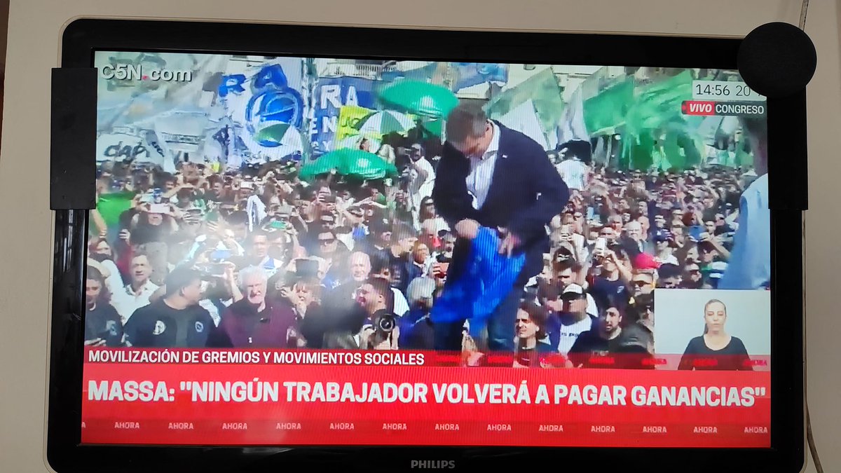 Dignidadyderech's tweet photo. Fiesta en el Congreso, los trabajadores en la calle, festejando más derechos, agradeciendo y apoyando a Sergio MASSA / EL SALARIO NO ES GANANCIA

UP/ SAN MARTIN

@SergioMassa @fmoreiraok https://t.co/NoMKhlVxZ4