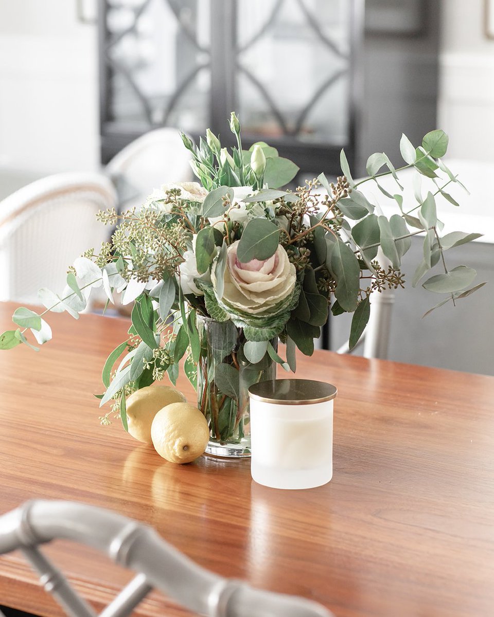TheNimbleNest's tweet photo. I N  B L O O M / 🌱 No matter the season, nothing says "Fresh + Clean" like some pretty blooms in a spotless space. 

📸 @public311design for #thenimblenest
.
.
.
.
. 
#homedecor #decor #interiordecorating #interiordesigner #interiorstyling #interiorinspo #interiordecoratingideas https://t.co/txyN9EBhQX