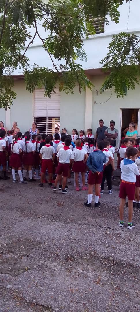 Elecciones Pioneriles en nuestra Institución Educativa Reemberto Abad Alemán 
#cabaiguáneduca 
#SanctiSpíritusEnMarcha