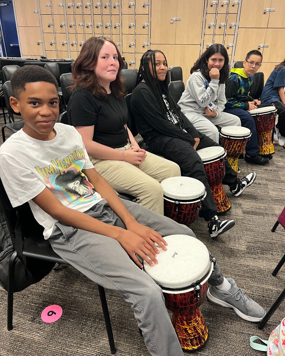 CCSDMagnet's tweet photo. Calling all performers and artists - Thurman White Academy is the place for you to unlock your potential and make magic happen. β¨π #30YearsofMagnet
.
TWA offers seven majors of study - Visual Arts, Media Arts, Dance, Theatre, Choir, Orchestra, and Band #CCSDMagnetSchools https://t.co/10NC7N3YiL