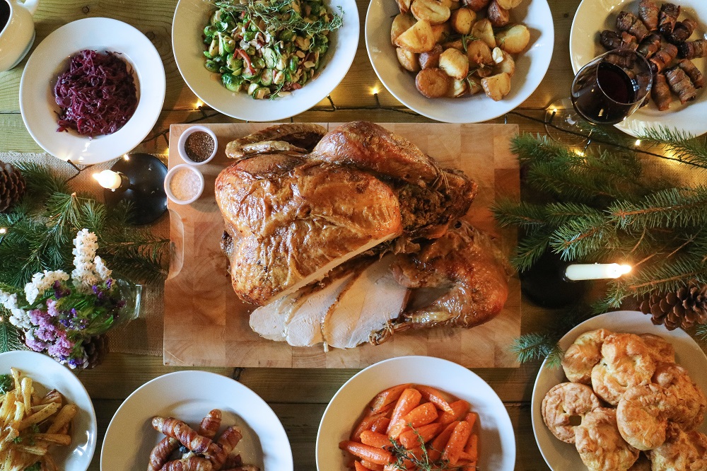 Our Christmas Shop is officially open🎄

From our award-winning organic turkeys, to less conventional centrepieces, trimmings, treats and more. Pre-order your organic Christmas today and have it delivered to your door right in time for Christmas Day.

ow.ly/xnyE50PQJ4G