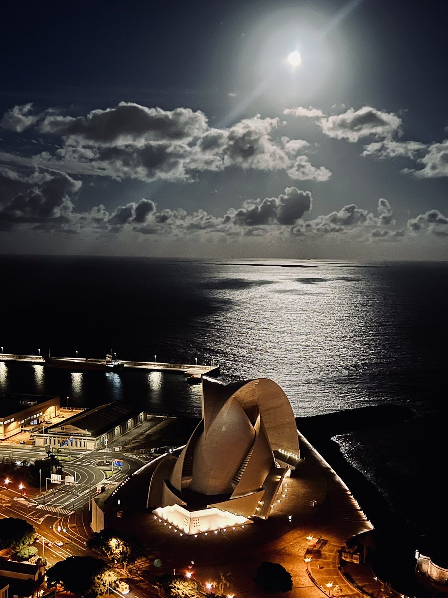 C'est fini! 🌌✨🌙
{M Ñ N} será ya otro día…