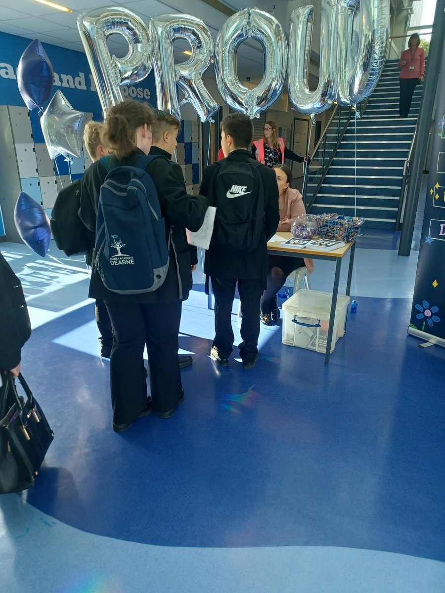 MissMercer93's tweet photo. Super busy PROUD Friday! @AstreaDearne #PROUDFriday #celebratingsuccess https://t.co/lbsWlfh7on