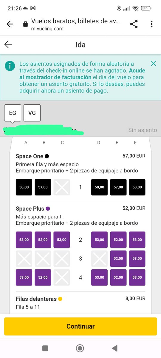 EsmeGS3's tweet photo. Estoy alucinando con @vueling . Viajamos de urgencia porque mi abuelo está falleciendo y a la hora de hacer el check in, me ponen esto. ¿Quién me asegura que no tenéis overbooking? ¿Por qué se me tiene que obligar a comprar un asiento de más de 17€? ¿Estamos locos? https://t.co/1jM7eYzDVX