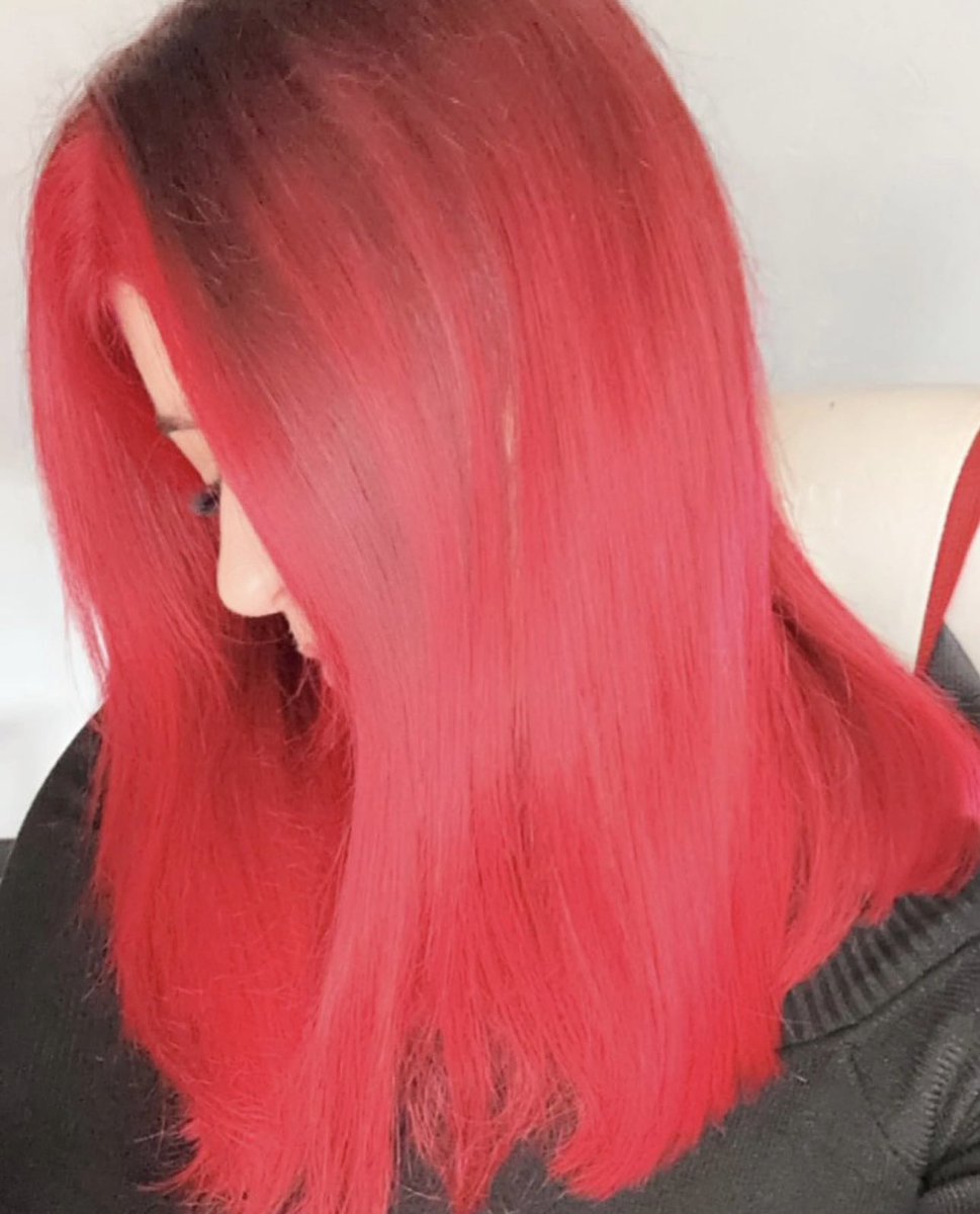 Rosa Emerald Fox tweet media