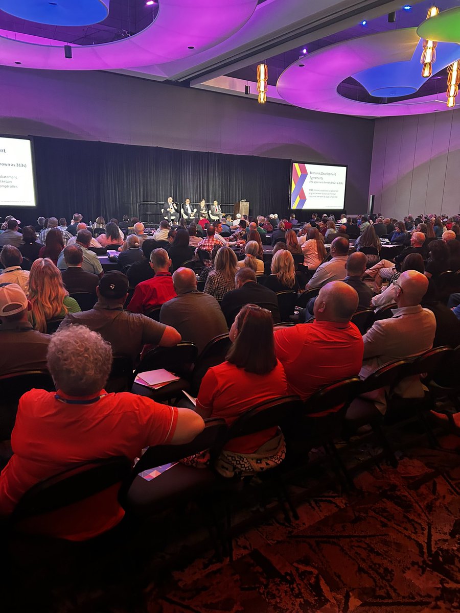 So many trustees learning about post-legalistic updates and gearing up for a special session. #tasatasb #txEDCON23