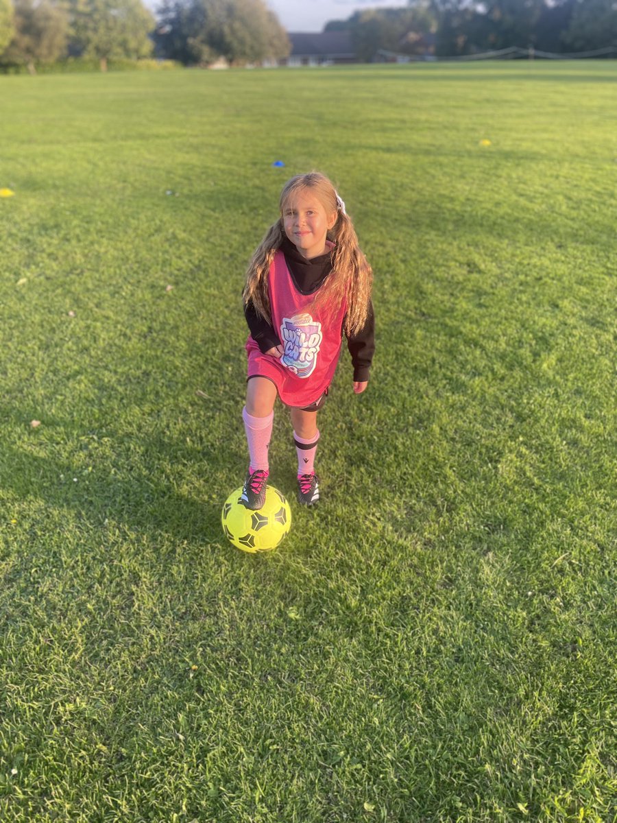 IFewkes's tweet photo. @IntakeSchool LF Y1OW first training session tonight for football. Won player of the week https://t.co/CMMIY3ZYmm
