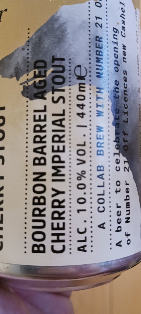 This is stout with a kick! There's a strong aroma and taste of bourbon and an aftertaste of sweet cherry 🍒 might be the best flavoured stout I've had yet 😛 #stout #irishcraftbeer #wicklowwolf #cashelcherrystout #number21offlicence