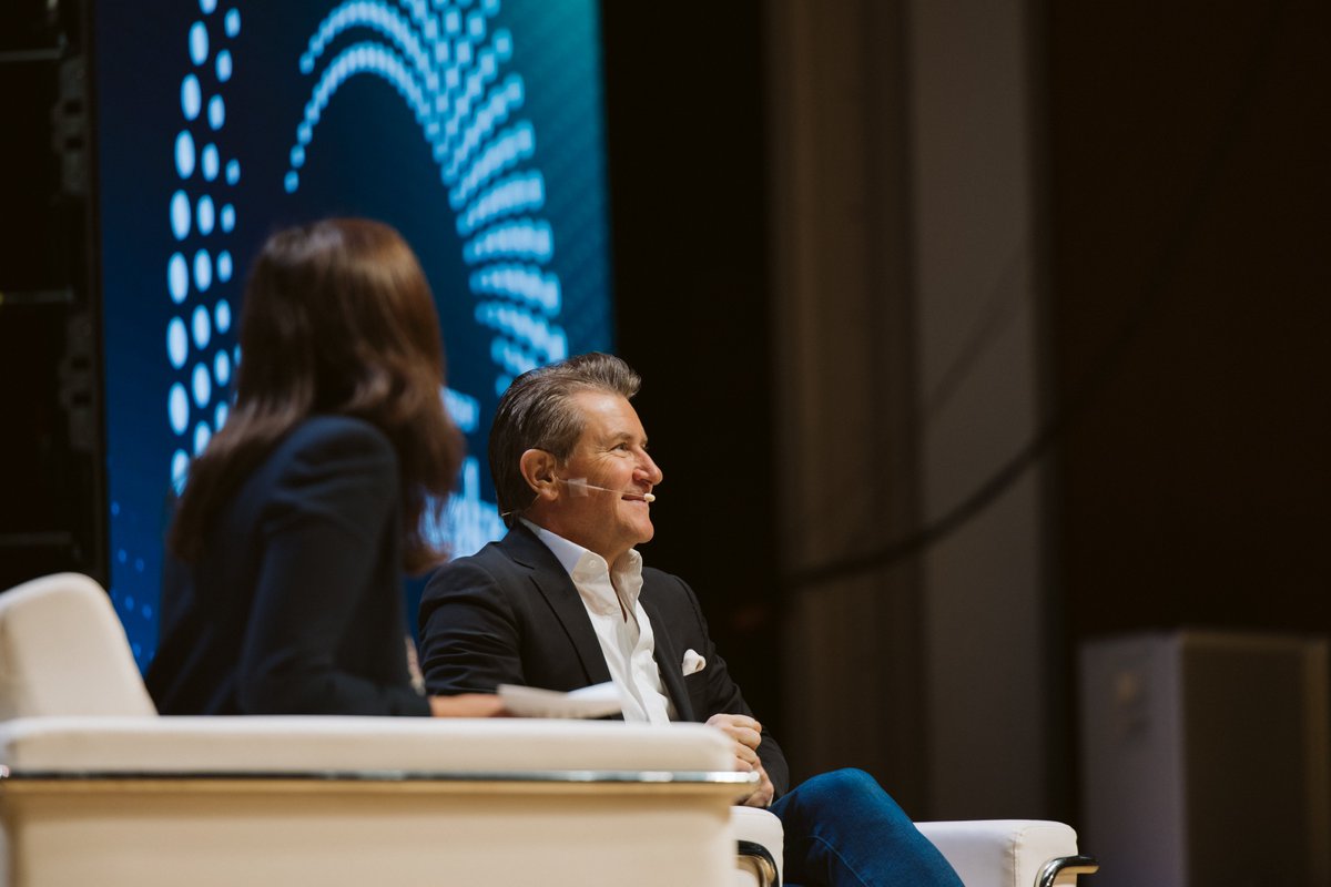 The past two days at #VA2023 have been a blast 🔥

This year, Marketwake had the privilege of sponsoring the keynote panel featuring <a href="/robertherjavec/">Robert Herjavec</a> from <a href="/ABCSharkTank/">Shark Tank</a> 🦈 and our CEO Brooke MacLean was there to welcome Robert to the stage 👏