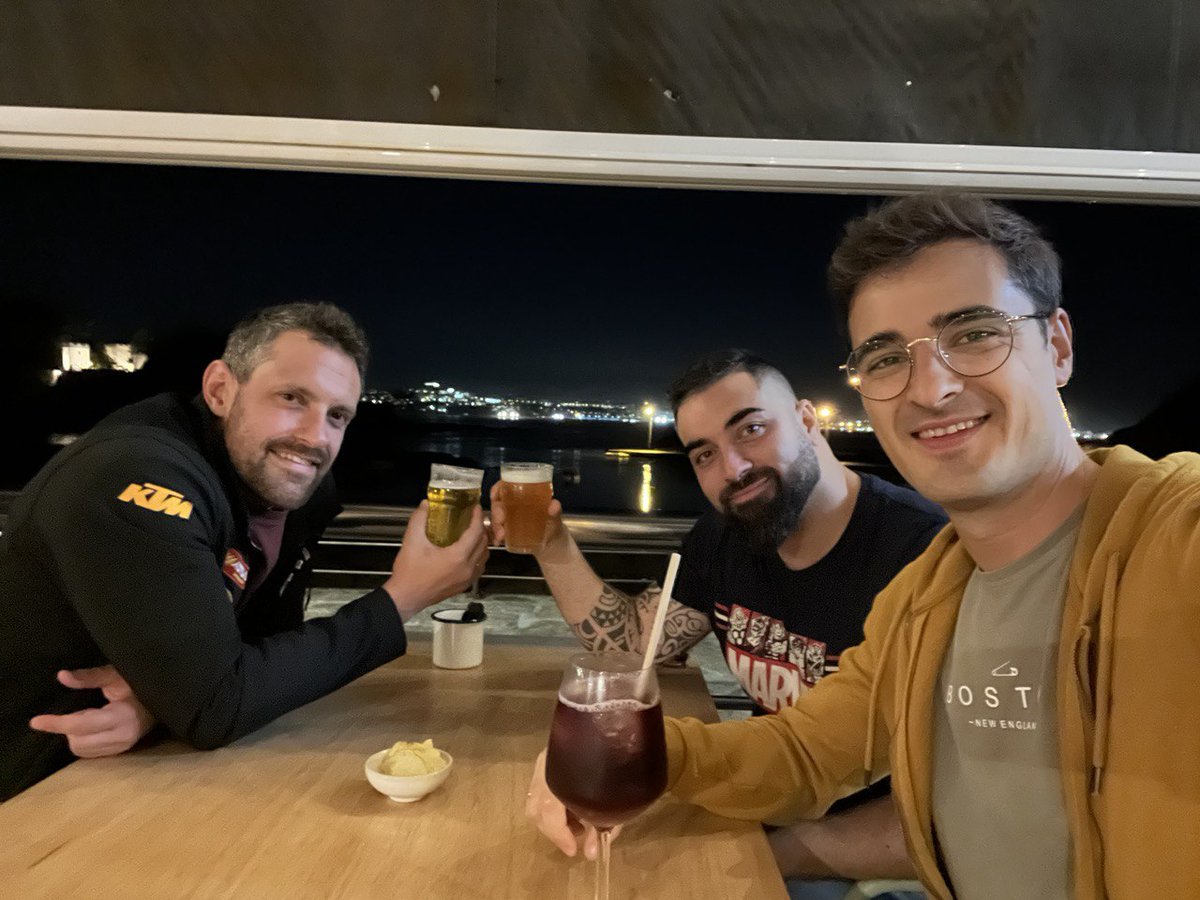 Calentando motores para el <a href="/rmcgalicia/">Raiola Marketing Conference</a> con <a href="/Jose_Gilartete/">jose gilarte</a> y <a href="/JaviBalcazar/">Javier Balcázar</a>