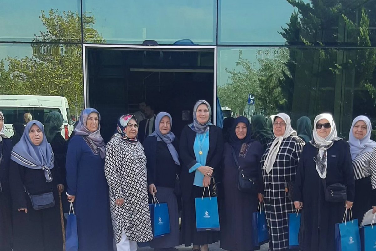 Kocaeli Büyükşehir Belediye Başkanımız Syn <a href="/tahirbuyukakin/">Tahir Büyükakın</a> 'ın yaşlılar haftası nedeniyle düzenlemiş olduğu programa Başkanımız Saime Yelken ve büyüklerimiz ile birlikte katılım sağladık. 🇹🇷💡
#akkadingolcukk 
#akkadinkocaeli