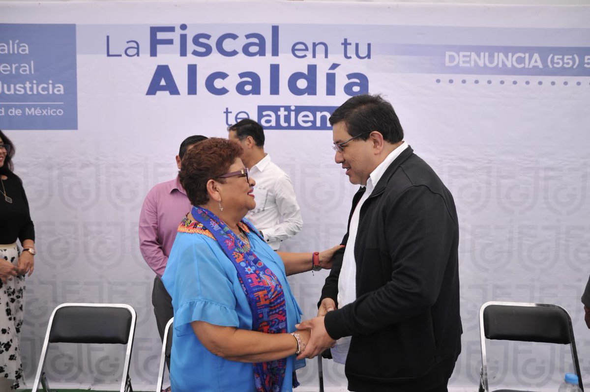 JoseCarlosXoch's tweet photo. Las acciones interinstitucionales en cuestión de seguridad y justicia son fundamentales. 

Agradezco el compromiso y trabajo constante de la Fiscal de la Ciudad de México, @ErnestinaGodoy_  quien estuvo atendiendo de manera presencial, junto a un servidor. https://t.co/2IIbvoNaFf