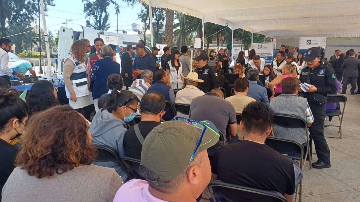 JoseCarlosXoch's tweet photo. Las acciones interinstitucionales en cuestión de seguridad y justicia son fundamentales. 

Agradezco el compromiso y trabajo constante de la Fiscal de la Ciudad de México, @ErnestinaGodoy_  quien estuvo atendiendo de manera presencial, junto a un servidor. https://t.co/2IIbvoNaFf