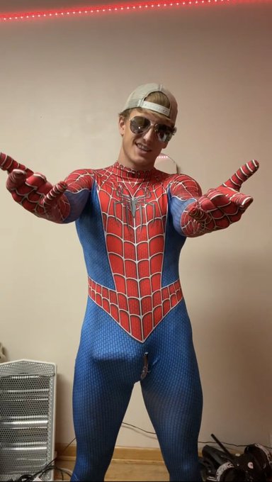 I&rsquo;ll fill all your holes with my webs 🕸️ https://t.co/2pQZ0G4D7Z
