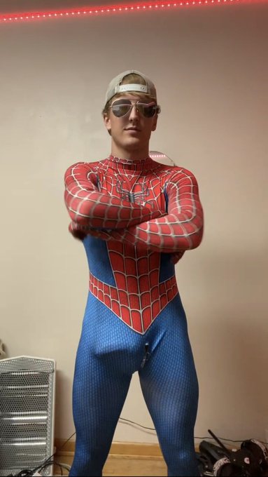 I&rsquo;ll fill all your holes with my webs 🕸️ https://t.co/2pQZ0G4D7Z