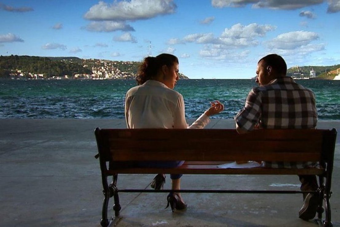 "Bazen çok bunalıyorum. Kimse beni dinlemiyor. Dinleseler bile anlamıyorlar zaten." 

(Leyla ile Mecnun)