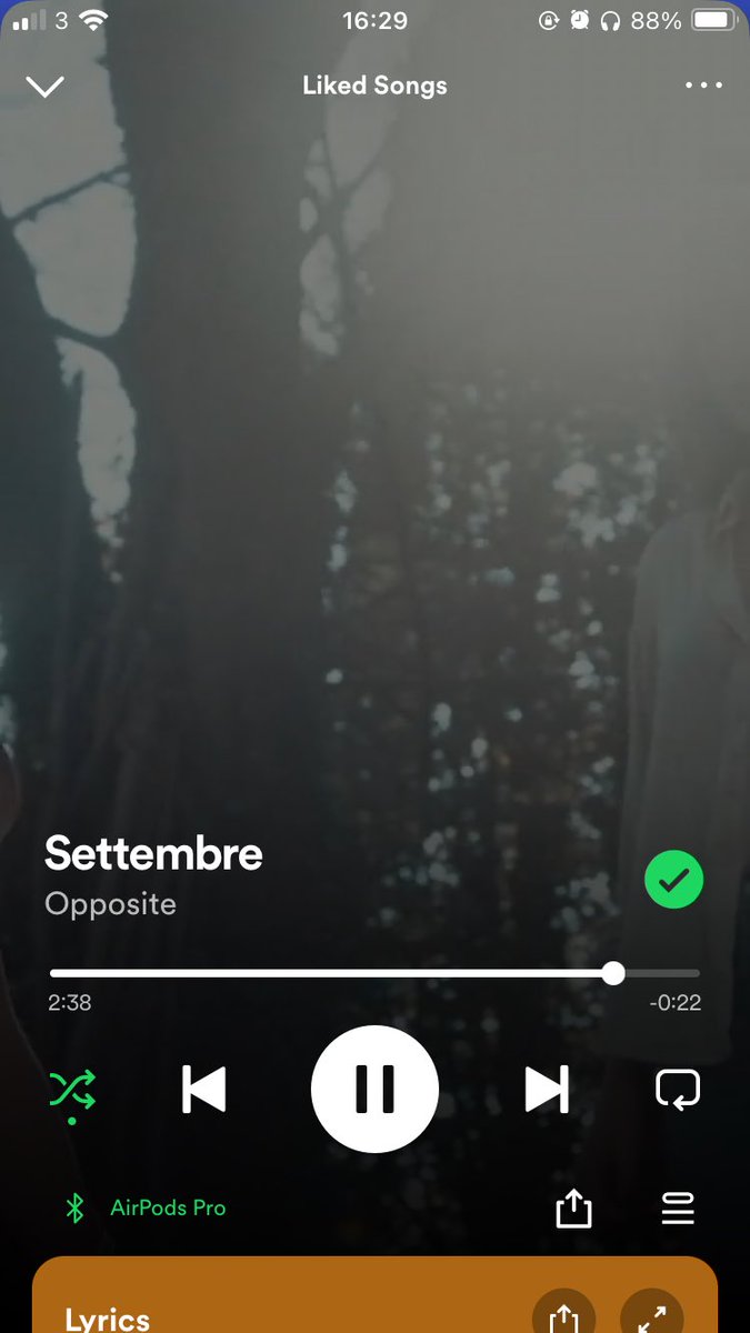 <a href="/oppositeoff/">Opposite</a> quando sta per finire settembre e questa canzone ti arriva 😍🍂 #opposite