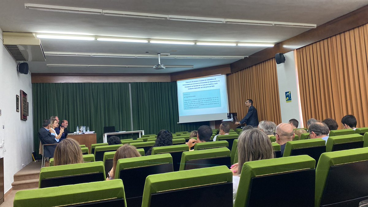 Amplobe's tweet photo. Enhorabuena al Dr Miguel Marcos @drmiguelmarcos por su recién estrenada cátedra! @usal . Muy merecida, detrás de ello mucho sacrificio y esfuerzo. 🤗@IBSAL_IIS @Sociedad_SEMI https://t.co/tp6kOTEnxb