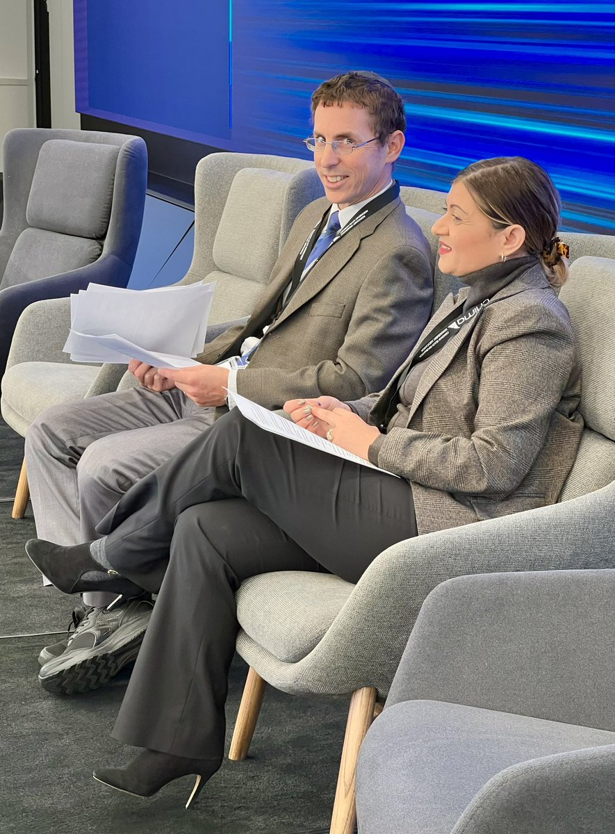 JPKnews's tweet photo. Our @CIHI_ICIS family members Saul Melamed and Renata Iannucci are roaring and ready to talk about the value of high-quality health data at #CHIMAON #cdnhealth https://t.co/6wSOK5pUgS