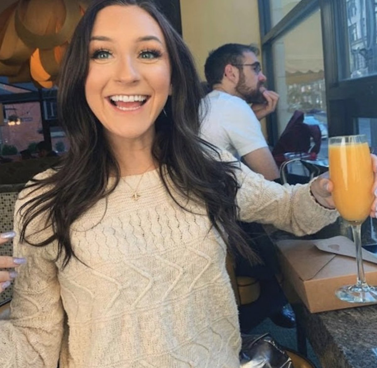 Cheers, it’s the weekend! 🥂

📷: @shasha2121