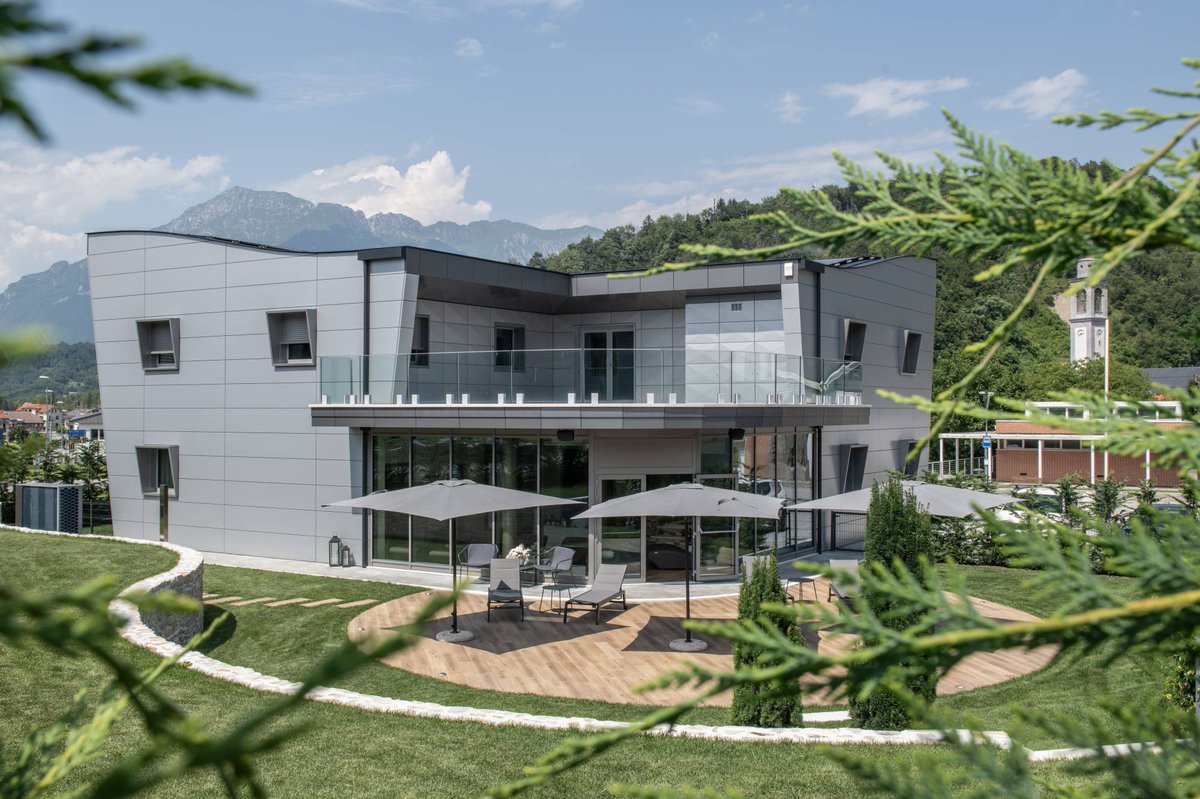 nardovetro's tweet photo. Precisione, creatività e professionalità.
Arredamento interno ed esterno del prestigioso centro estetico Lake SPA nelle Dolomiti Bellunesi.
Il vetro contribuisce a creare un ambiente accogliente, sicuro e rilassante, migliorandone l’isolamento acustico. https://t.co/HrAZd0Dsal