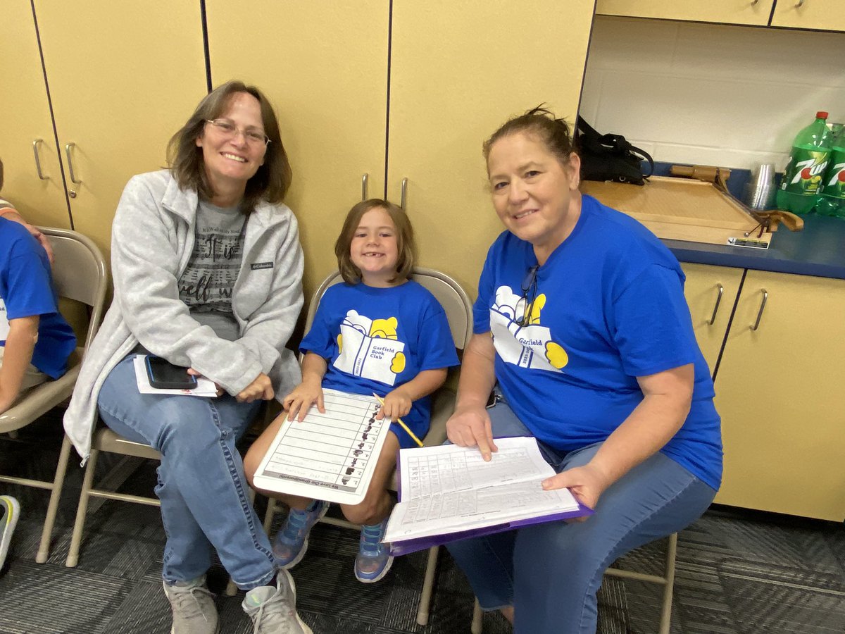 Garfield402's tweet photo. Grandparents Day in 2nd Grade!! 🎉❤️ https://t.co/uvqDHYEinQ