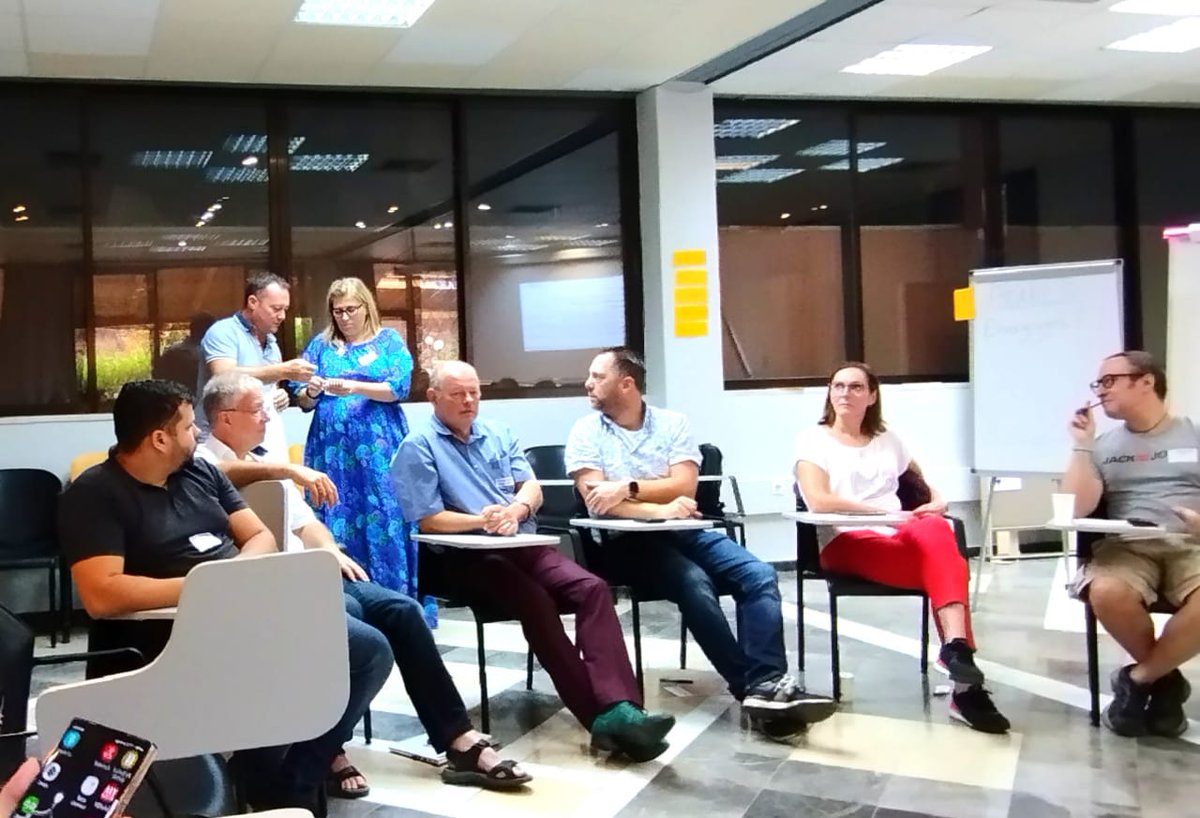 i2connect_EU's tweet image. 📢Final day of the #i2connect 3rd #ExcellenceClass - a master class designed for #managers in the field of #agricultural #advice &amp;amp; #innovation. Inspiration from our project findings &amp;amp; lessons learned on #interactiveinnovation are complemented with participants experiences &amp;amp; ideas