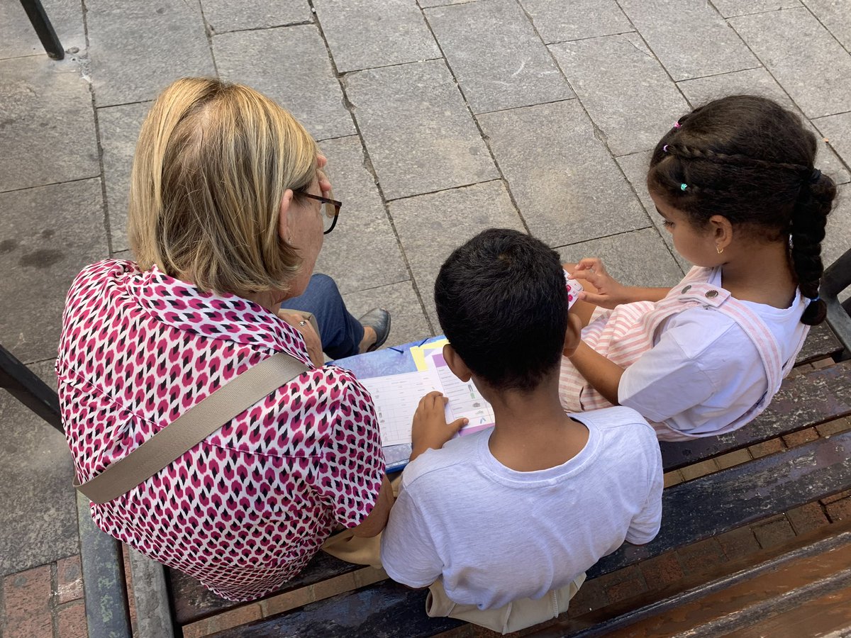 Aliances Magnet (@aliancesmagnet) on Twitter photo Quina és la petjada hídrica de la roba?
L’alumnat de l’ <a href="/escolaelValles/">Escola el Vallès Terrassa</a>, en el marc de #NitRecerCat23, ha comptat els litres d'aigua emprats per confeccionar la roba que vestim. Moltes persones han quedat molt sorpreses del resultat i han agraït la feina de conscienciació Quina és la petjada hídrica de la roba?
L’alumnat de l’ <a href="/escolaelValles/">Escola el Vallès Terrassa</a>, en el marc de #NitRecerCat23, ha comptat els litres d'aigua emprats per confeccionar la roba que vestim. Moltes persones han quedat molt sorpreses del resultat i han agraït la feina de conscienciació