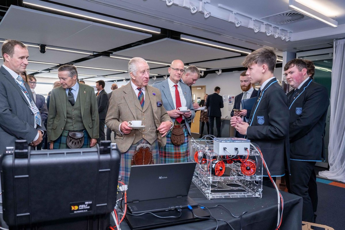 Mintlaw ROV, extra curricular club, were today invited to the official opening of the Global Underwater Hub office in Westhill, Aberdeen. They were honoured to meet the King during this visit. (Photos provided by GUH)