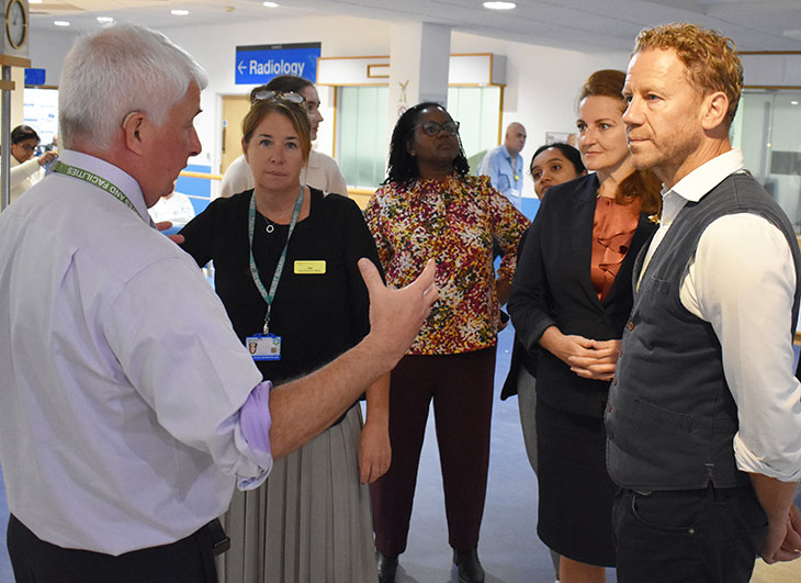 We were delighted to welcome Lord Markham, Parliamentary Under Secretary of State at the Department of Health and Social Care, to Eastbourne District General Hospital today. esht.nhs.uk/2023/09/29/lor…