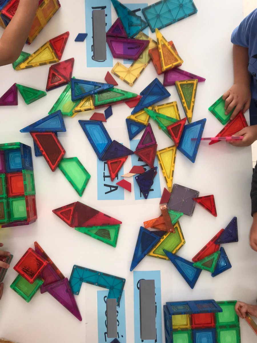 Tiny designers imagining, exploring and creating 💭 🙌