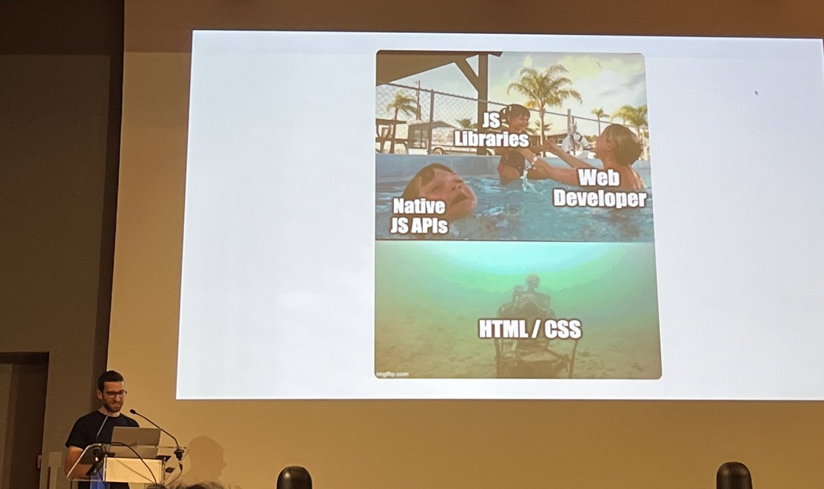 chloe_andrault's tweet photo. Encore une super conf aujourd’hui à #ParisWeb (et la dernière de cette édition 2023). C’était « Du CSS aux shaders WebGL : panorama des techniques d’animation en 2023 » de @jsulpis 🎉 merci à @ekino_France pour l’invitation et bravo encore à @Nissone &amp; @Onyxeyez 😘 https://t.co/9FFDOye76Q
