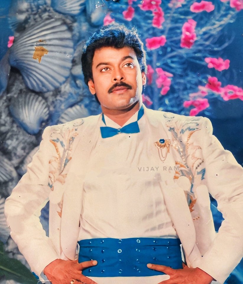 Vijayrammudhir2's tweet image. రాయలేని భాషలో ఎన్ని ప్రేమలేఖలో
రాయిలాంటి గొంతులో ఎన్ని మూగపాటలో
అడుగే పడక గడువే గడిచి పిలిచే
@KChiruTweets as #Raju in #JVAS #Retouch #MegastarChiranjeevi