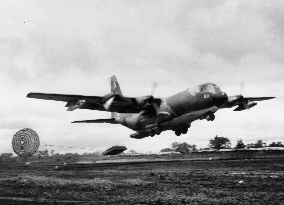Boneyardsafari's tweet photo. Taking a look back at a C-130 doing a LAPES drop in Vietnam. #c130 #c130a #usaf #lapes #vietnamwar #aviationsafari #aviationpreservation #boneyardsafari https://t.co/GBq75UrKBw