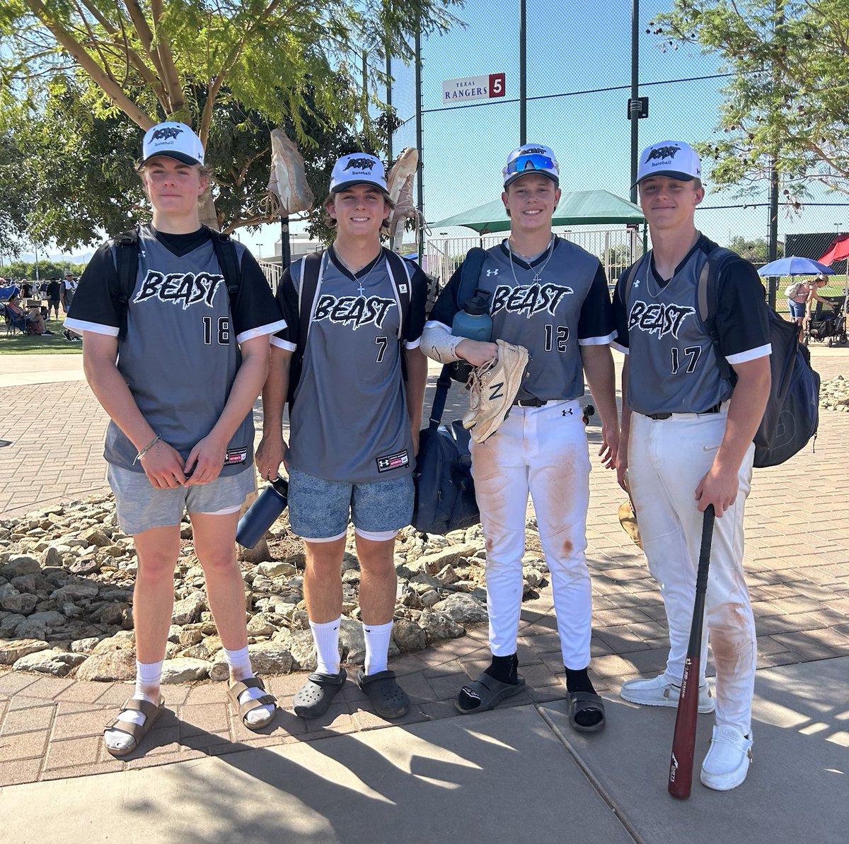 Found a few Dawgs at the <a href="/AZFallClassic/">AZ Fall Classic</a>. Good luck ⁦<a href="/eastonjjones/">Easton Jones</a>⁩ @tahlerj @austint_19 ⁦<a href="/Jensyn32Nelson/">Jensyn Nelson</a>⁩  Thanks for the invite ⁦<a href="/BeastBaseballS1/">Beast Baseball</a>⁩!