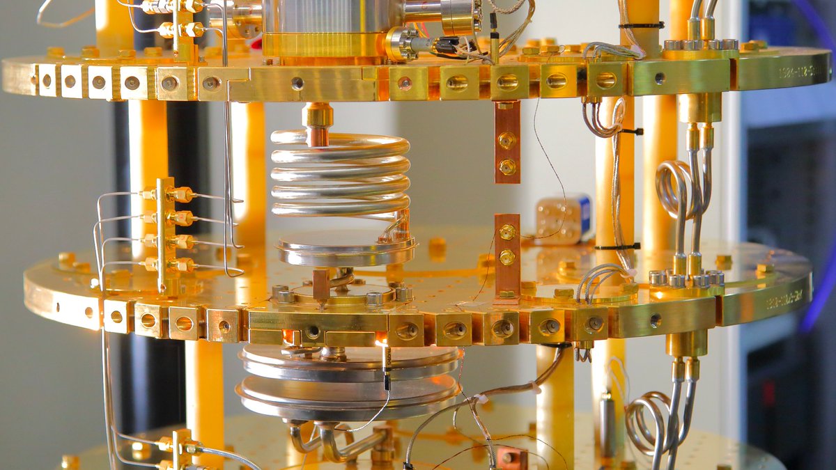 EriceSciCom's tweet image. How far are we from the implementation of a large-scale universal #QuantumComputer? How will a Quantum Computer work? How fast will it be?
Don&apos;t miss @FabioSciarrino&apos;s lecture at #EriceSJ2023! 

📷 Criostat of the COLD lab ©Carlo Ligi.